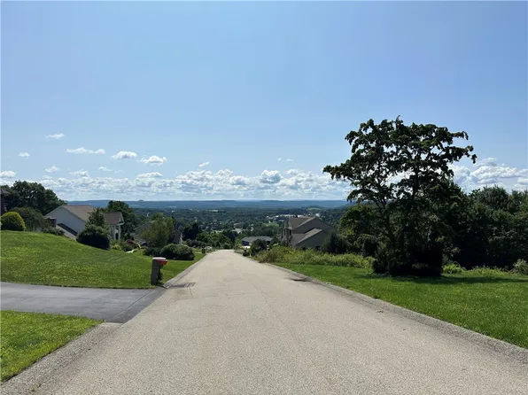 7 Skyline Dr #7, Indiana, PA 15701