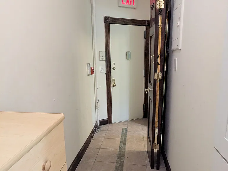 646 W End Ave #1B — Photo 6