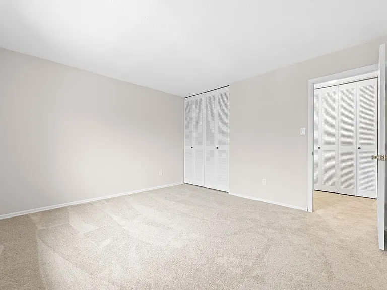 The Hillcrest Apartments — Photo 36