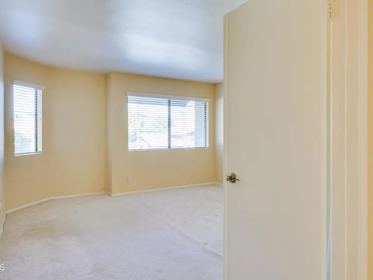 747 E California Blvd #4 — Photo 13