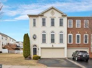 105 N Savanna Dr, Pottstown, PA 19465