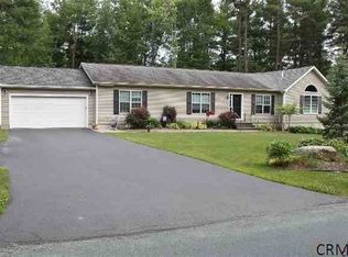 52 2nd Dyke Rd, Averill Park, NY 12018