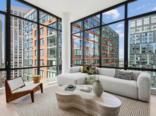155 Bay Street image 1 of 32