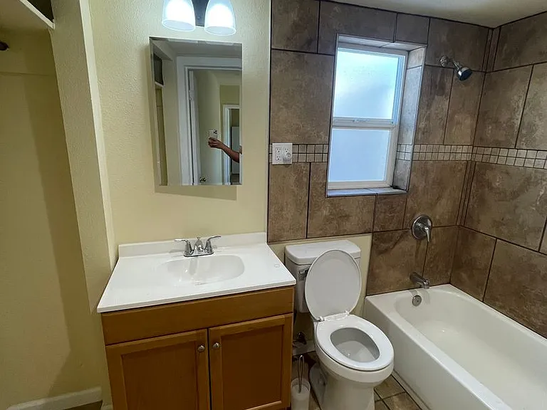 1003 S 6th Ave #B — Photo 9