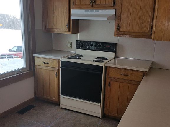 4th image of 45401 149th Ave