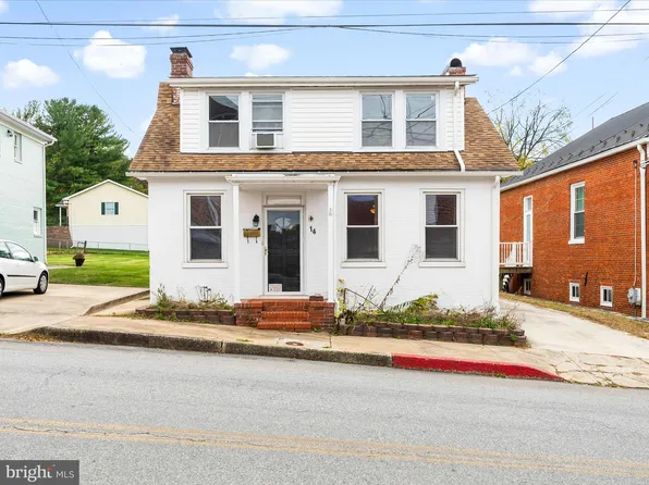 14 Saint Paul St, Boonsboro, MD 21713