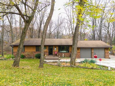758 S Hughes Rd, Howell, MI, 48843