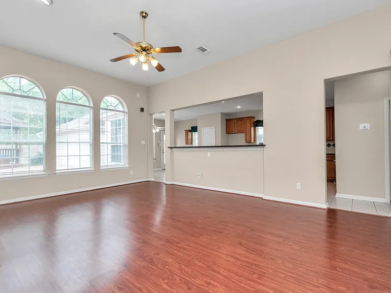 1915 Crescent Oak Dr — Photo 15