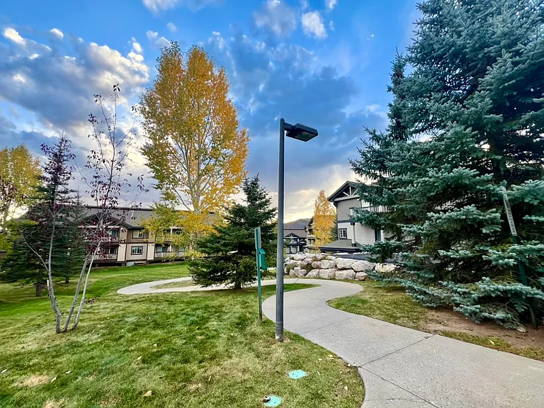 3320 Columbine Dr — Photo 11