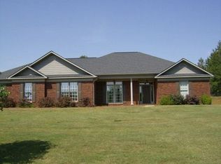 211 Meadow Lakes Dr, Pine Mountain, GA 31822