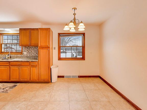 5th image of 6212 Main St