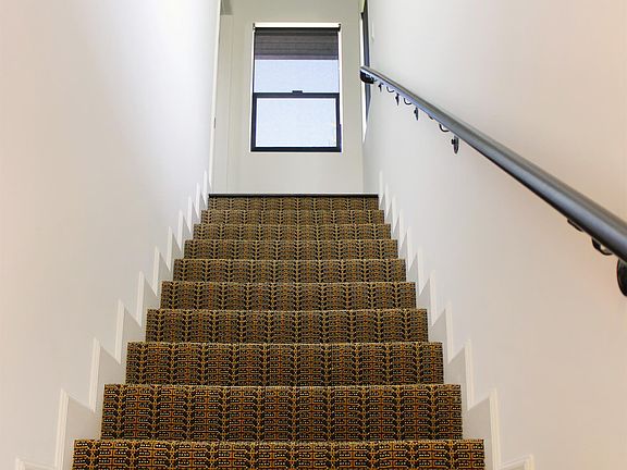 4th image of 5318 Rosewood Ave #1