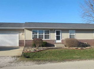 620 6th St, Colona, IL 61241