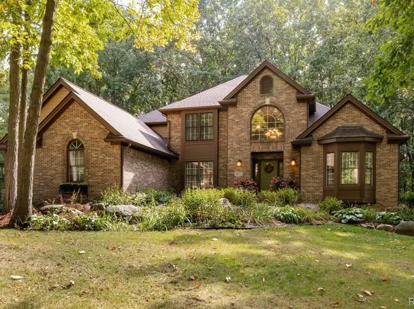 9871 Creekwood Trl, Davisburg, MI 48350