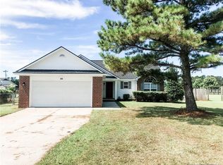 430 Woodwind Dr, Spring Lake, NC 28390