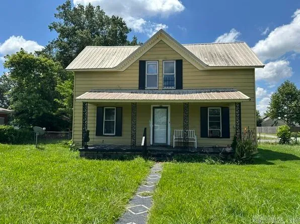 701 E 3rd St, Carlisle, AR 72024