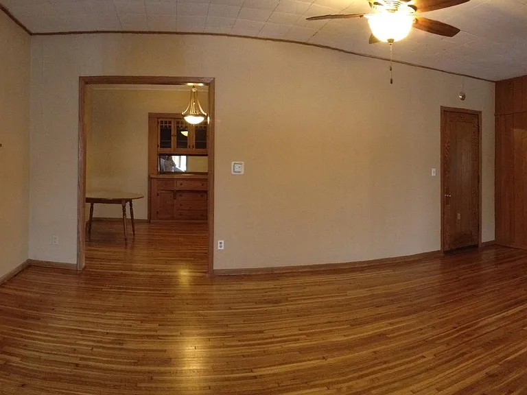 806 1st St SW #1 — Photo 1