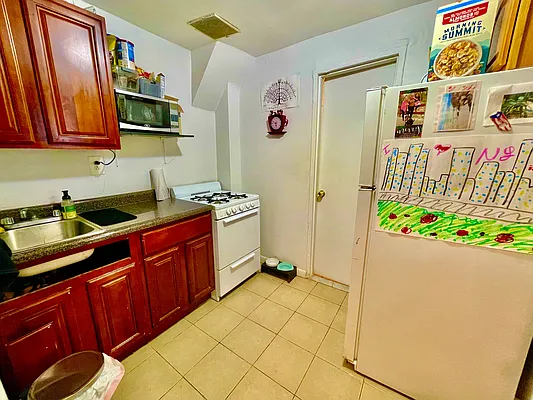 Rented by R New York | media 47