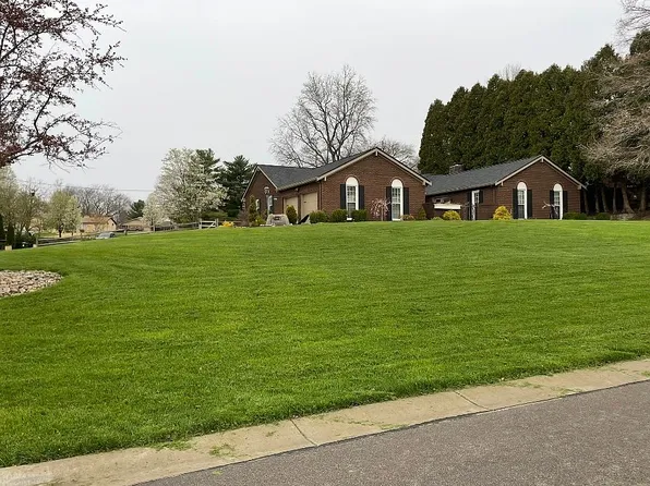 5901 Countryhills Dr, Cincinnati, OH 45233