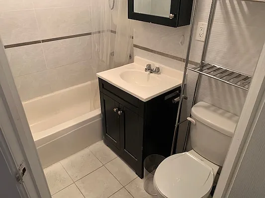 Rented by Premier Metro Realty Corp | media 21