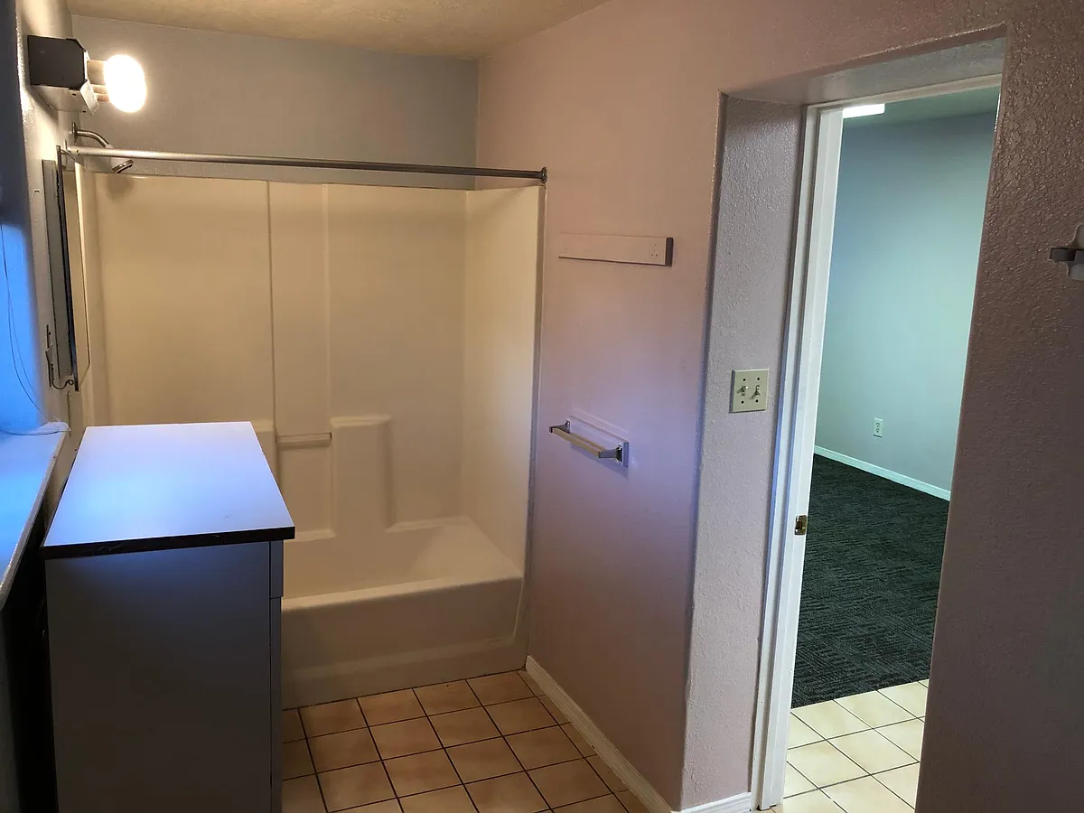 Full bath with room for W/D - 218 Vassar Dr SE #4