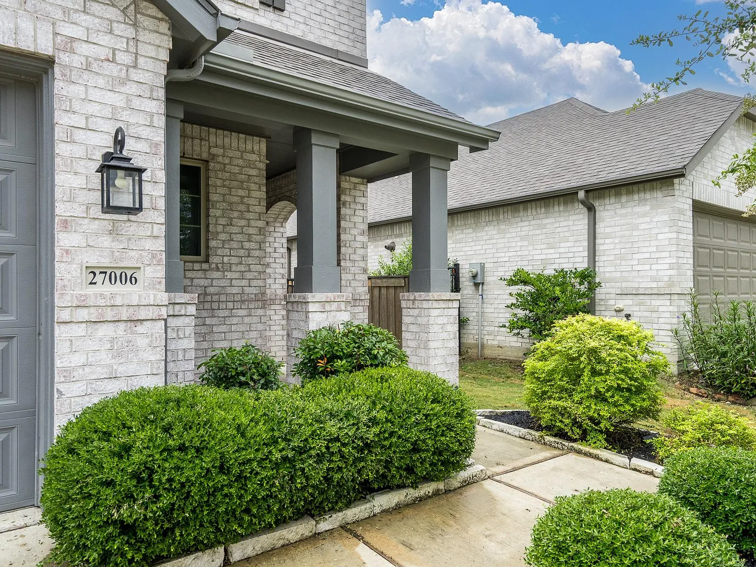 4 bed, 3.0 bath, 2447 sqft, $2,950 — Photo 3