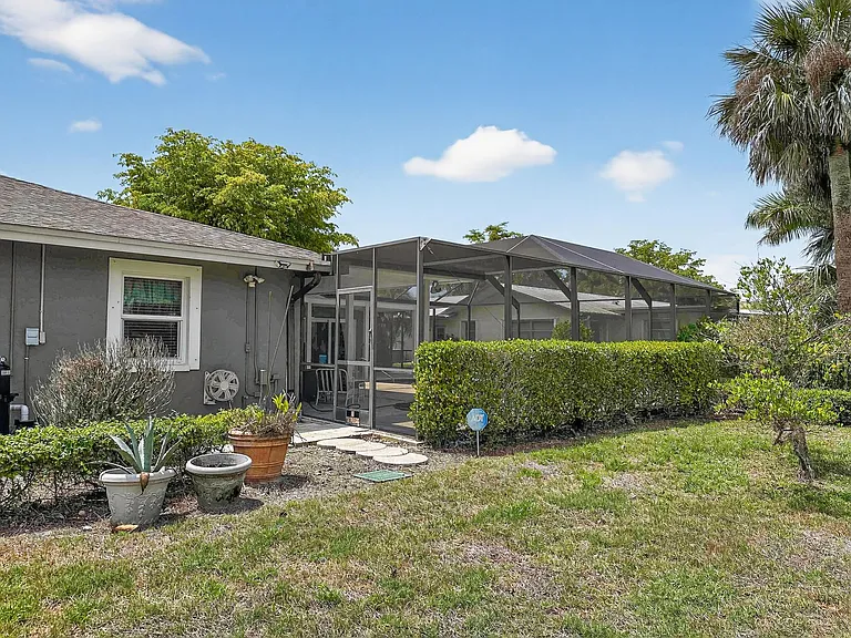 283 Forest Hills Blvd — Photo 39