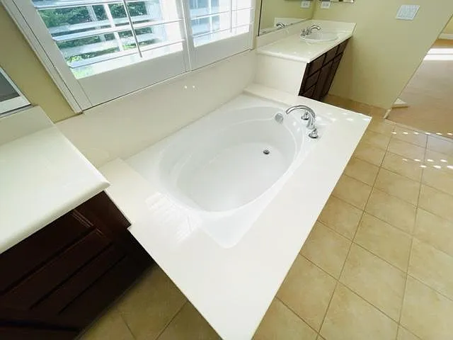 4992 Beach Wood Ct — Photo 36