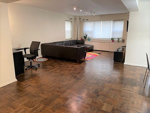 1st image of 100 W 57th St #3N
