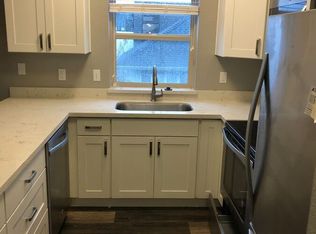 3911 California Ave SW APT 202, Seattle, WA 98116