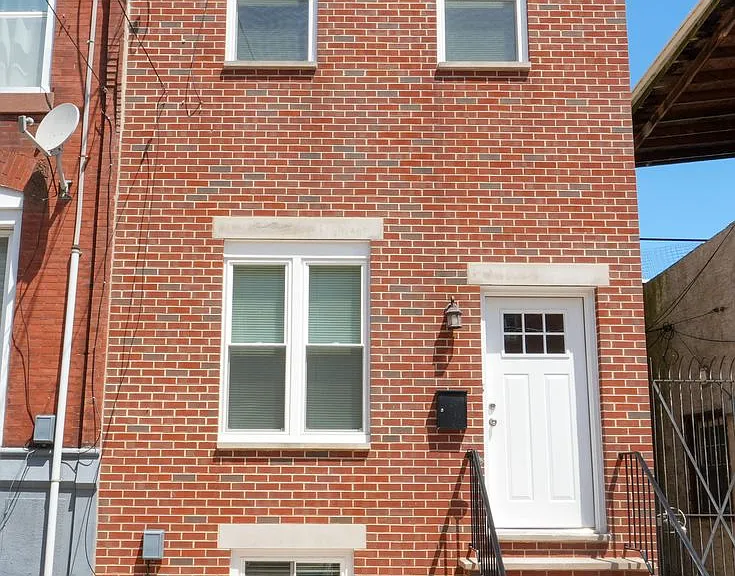 1709 Moore St — Photo 1
