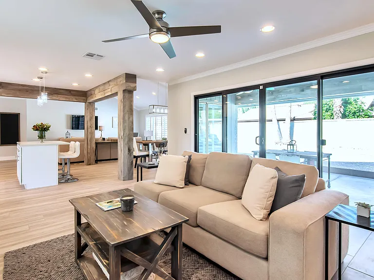 8108 E Morgan Trl — Photo 1