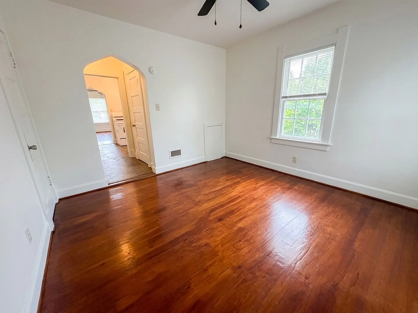 3937 Lockwood Ave. — Photo 2