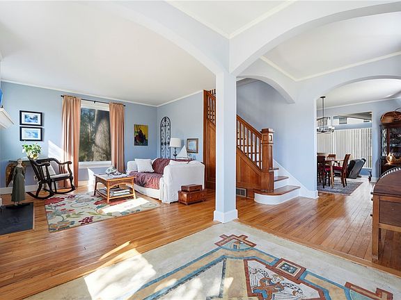 5th image of 421 E Washington Blvd