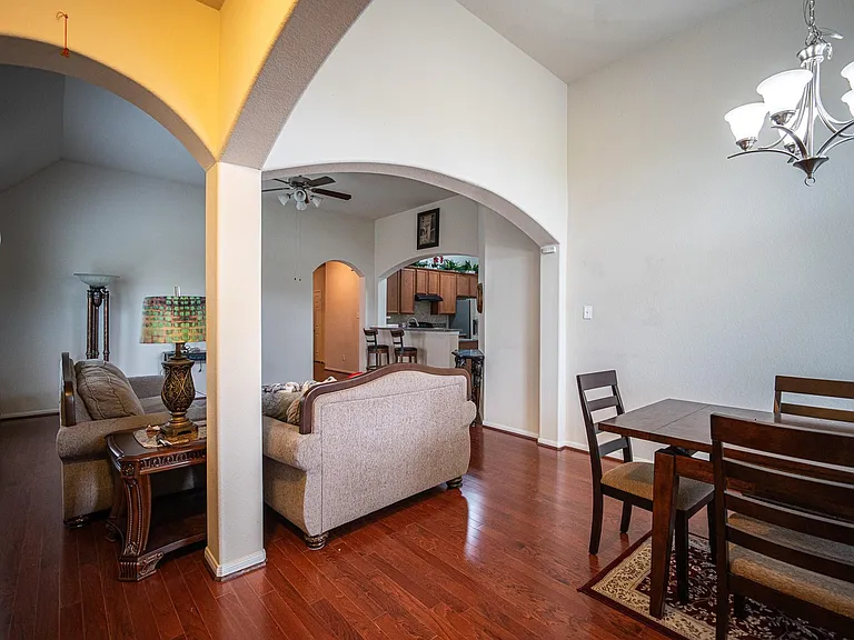 4138 Falvel Shadow Creek Dr — Photo 2