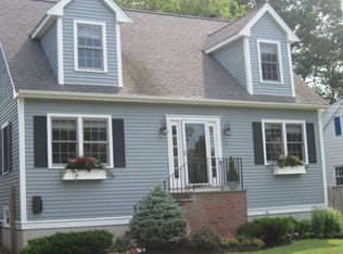 61 Bayview Rd, Marblehead, MA 01945