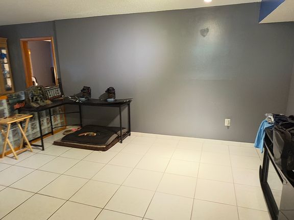 5th image of 1300 SW 122nd Ave