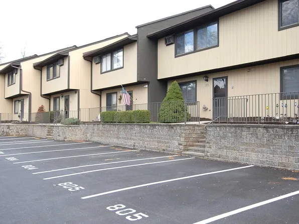805 CHELSEA Cove S, Hopewell Junction, NY 12533