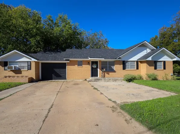 2621 Vine St, Brownwood, TX 76801