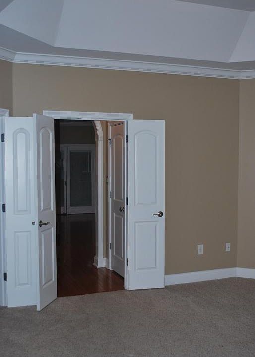 1st image of 10446 Laurel Pointe Ln