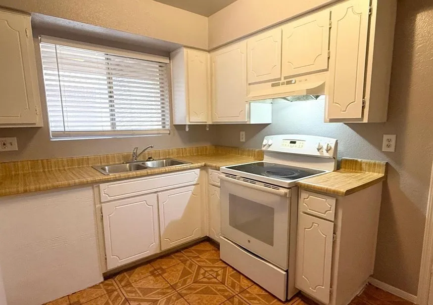 2 bed, 850 sqft, $1,100 — Photo 2