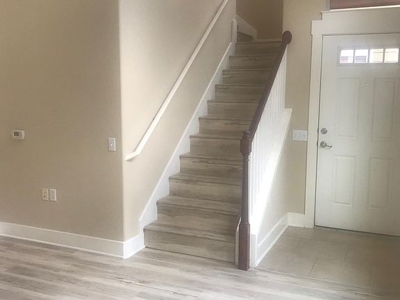 4th image of 1601 Miriam Ave Unit 207