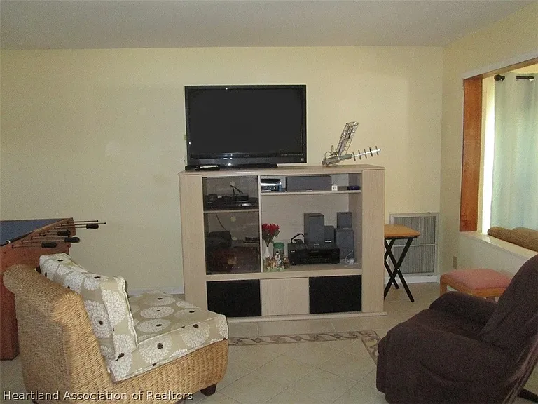 38 Lake Henry Dr — Photo 7