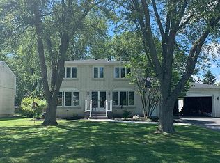 9 Impala Pkwy, Lancaster, NY 14086