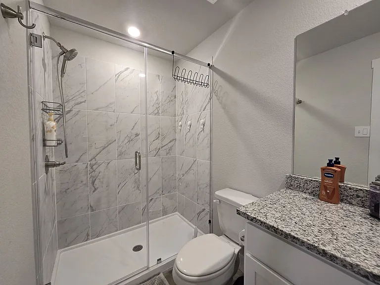 1051 Lexington Dr — Photo 16
