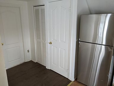 641 Linden Ave APT C, New Kensington, PA 15068 | Zillow