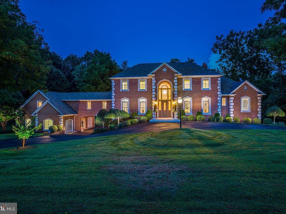 447 Seneca Rd, Great Falls, VA 22066 Zillow