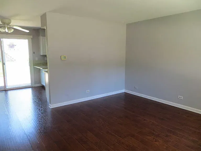 3 bed, 1.5 bath, 953 sqft, $2,400 — Photo 2