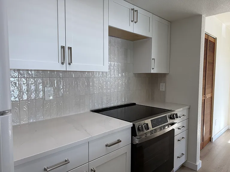 520 Pine St #204 — Photo 8