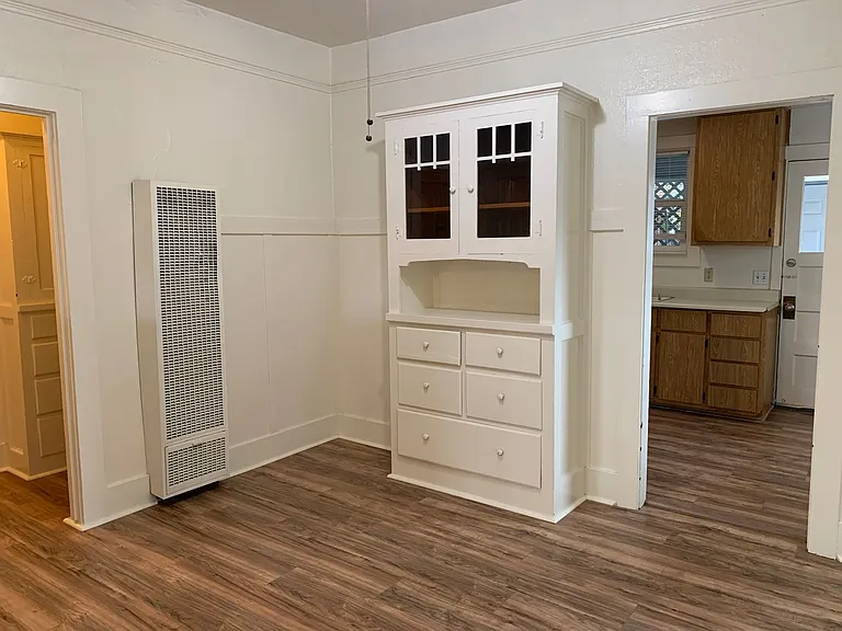 814 Almond St — Photo 6